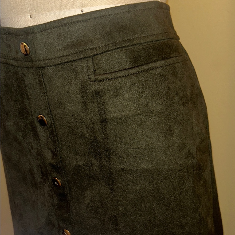 Elegant Olive Green Faux Suede Skirt - Picture 2 of 2